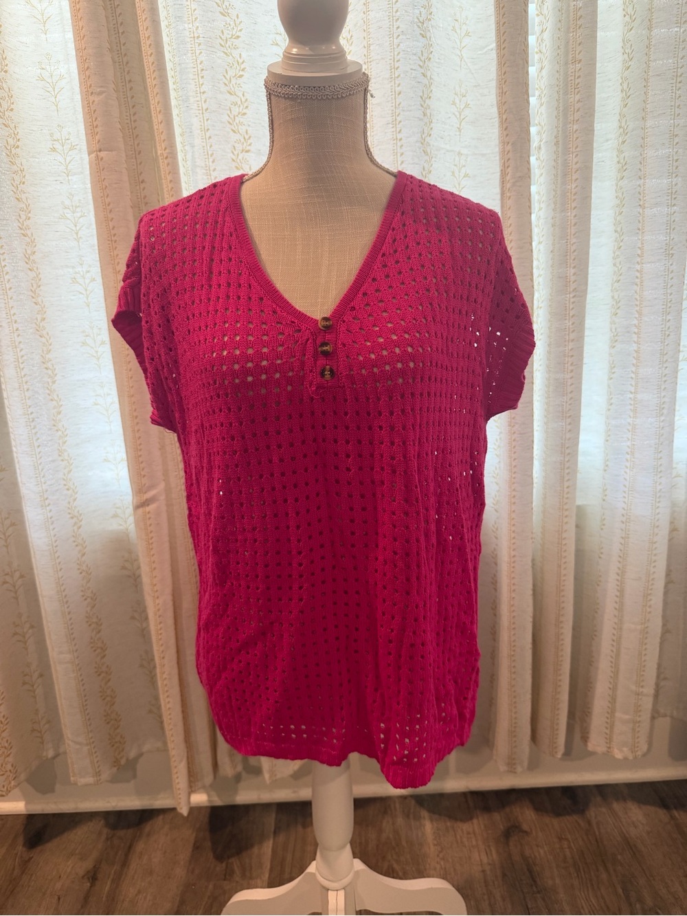 Women's Fuchsia Knit Short Sleeve Top
